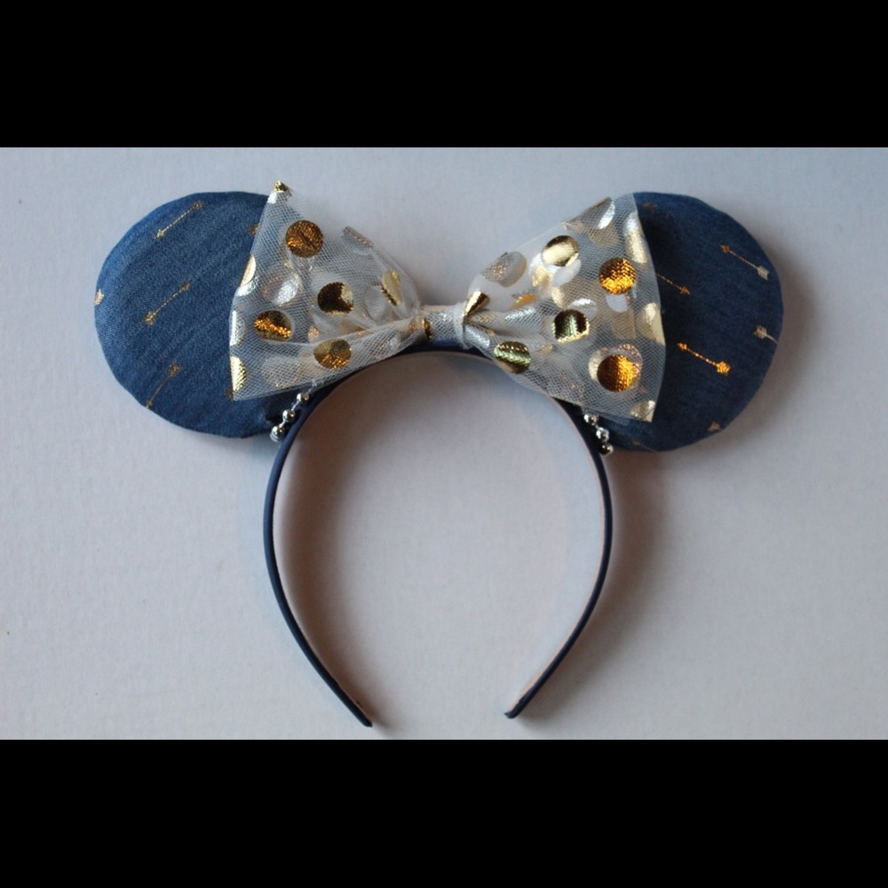 Minnie Mouse eats - Picture 4 of 10